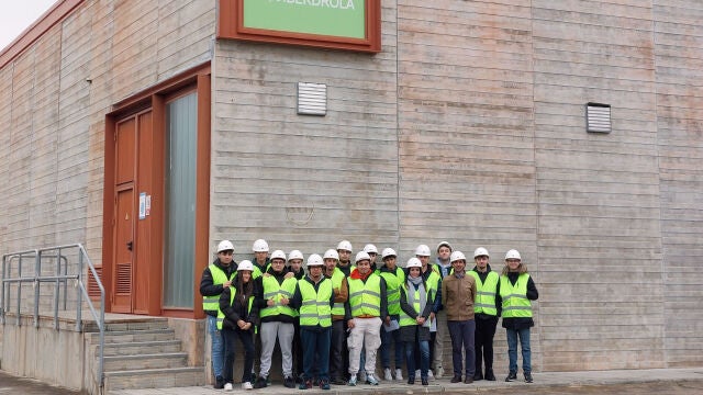 i-DE acerca sus instalaciones a los alumnos de FP de León