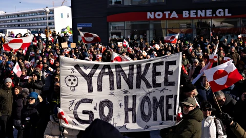 Protest in front of the US consulate in Greenland