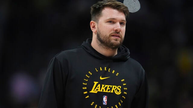 Luka Doncic no salió del banquillo en Denver
