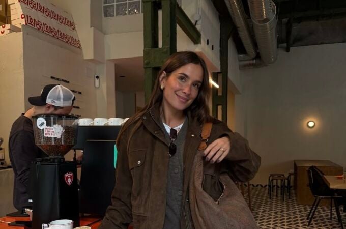 María Pombo con chaqueta de ante.