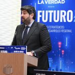  El presidente de la Comunidad, Fernando López Miras, inauguró hoy el Foro ‘En Futuro Región de Murcia 2025’,