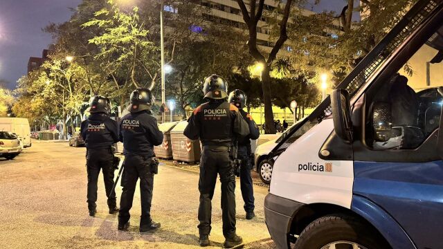 Operativo de 350 mossos en la Mina de Sant Adrià de Besòs (Barcelona) por el tiroteo de 7 de febrero