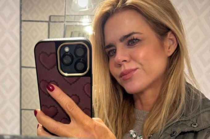 El look de Amelia Bono para días de lluvia.