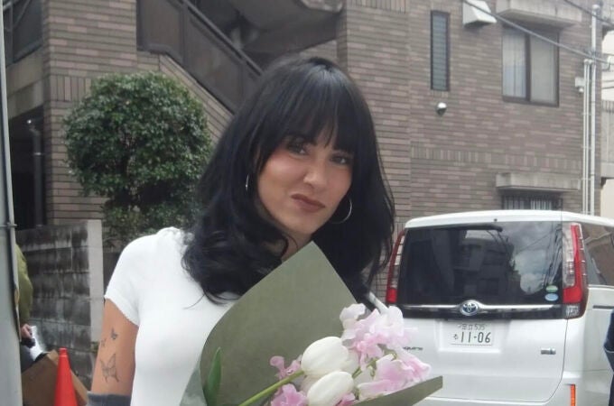 Aitana y su look en Japón.