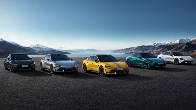 La familia de coches Xiaomi SU7 al completo