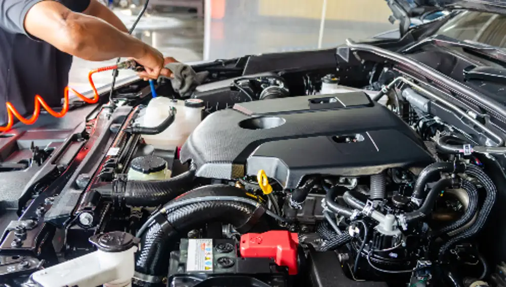 La industria fabrica cableado para motores de coche