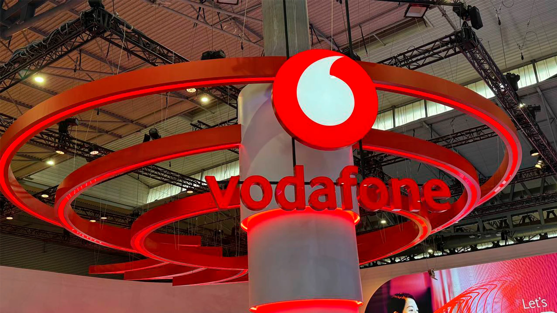 Vodafone conecta a 7.000 pymes con su nueva red segura Vodafone conecta a 7.000 pymes con su nueva red segura