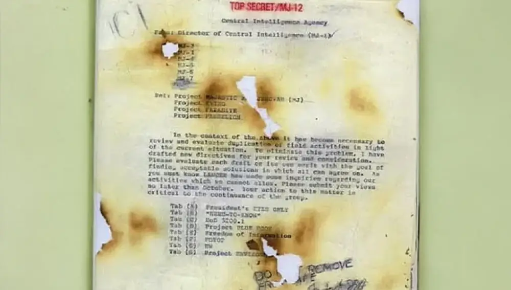 El documento quemado tiene el sello de MJ12