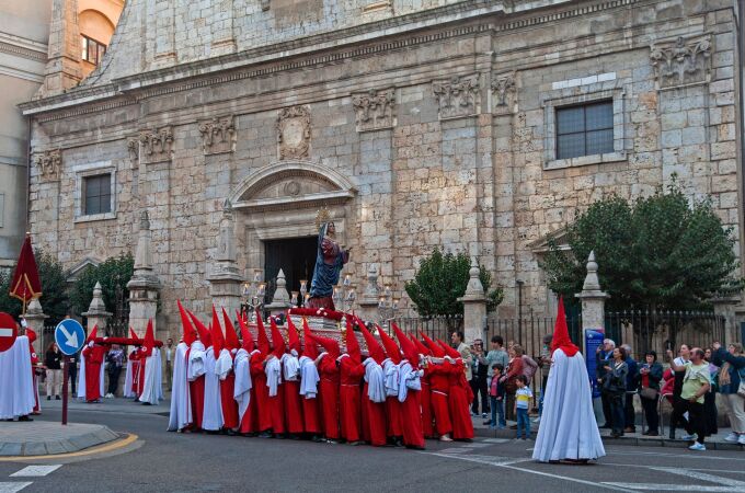 Desde el siglo XIX, cada cofradía de la ciudad de Palencia organiza su propia procesión