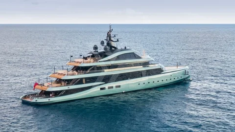 El yate más lujoso del mundo está en Canarias: 75 metros de eslora y un precio de alquiler de 900.000 euros