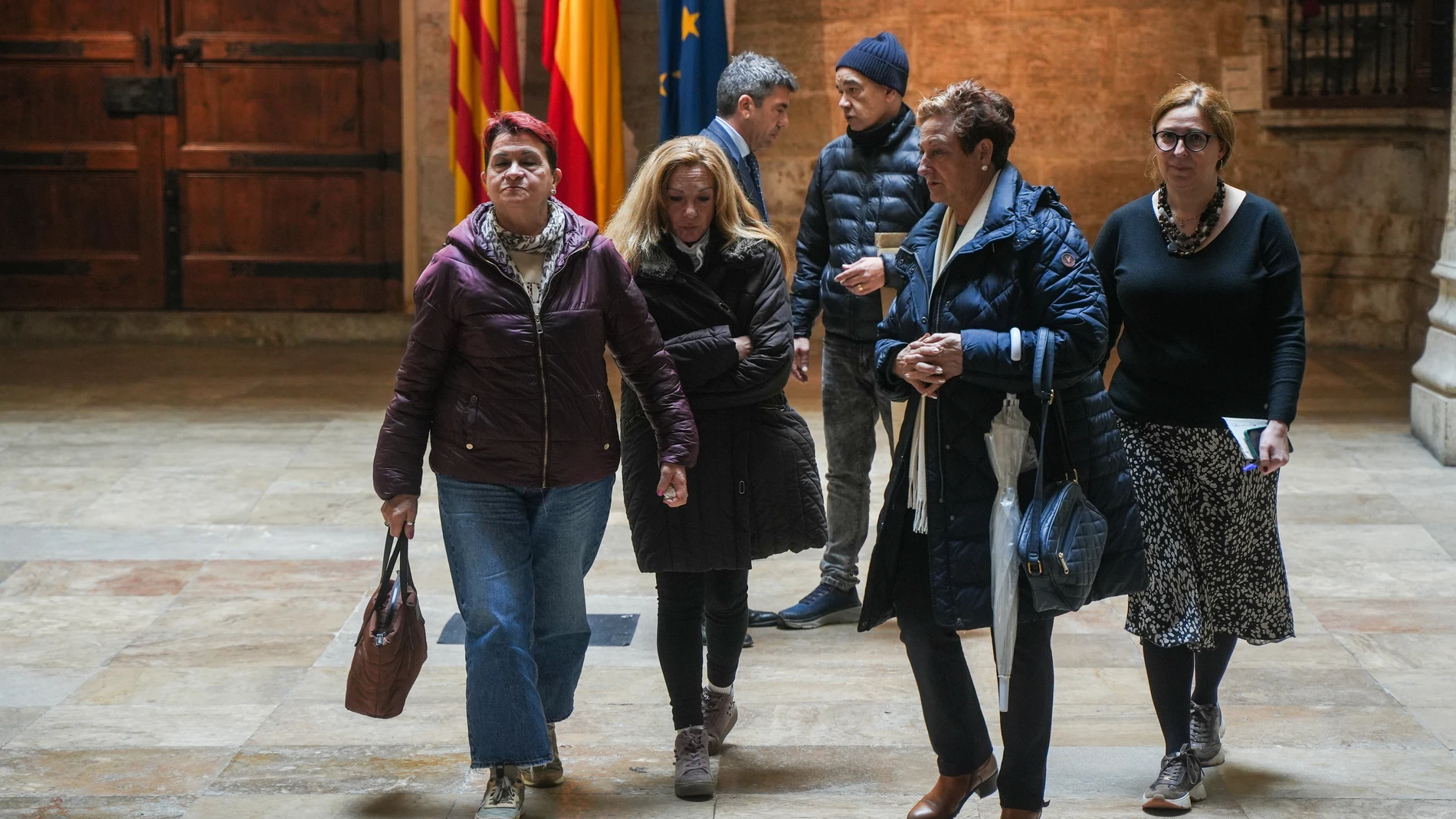 El 'president' Carlos Mazón recibe a cuatro víctimas de la dana en el Palau JORGE GIL - EUROPA PRESS 20/03/2025