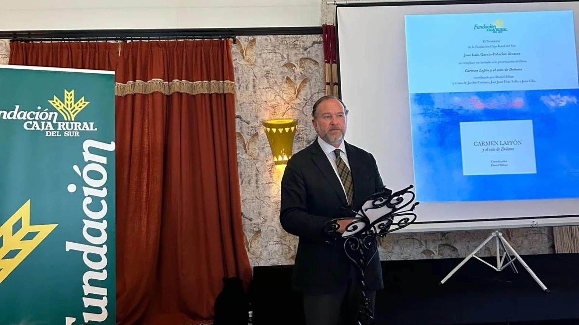 El presidente de Caja Rural del Sur y su fundación, José Luis García-Palacios, durante la presentación del libro.
