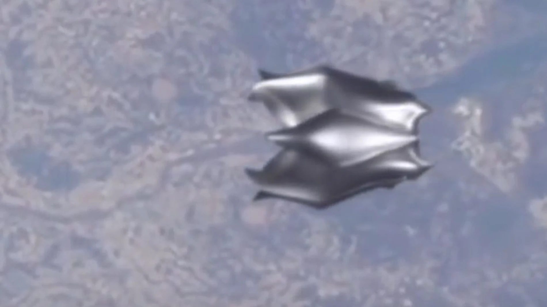 El "Caballero Negro": Así es el satélite estraterrestre que espía la Tierra desde hace miles de años