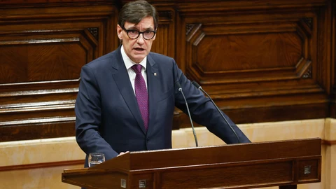 El presidente de la Generalitat, Salvador Illa, comparece en el debate de Rodalies en el Parlament de Cataluña