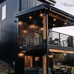 La casa prefabricada con dos balcones a la venta en Amazon