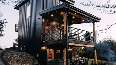 La casa prefabricada con dos balcones a la venta en Amazon