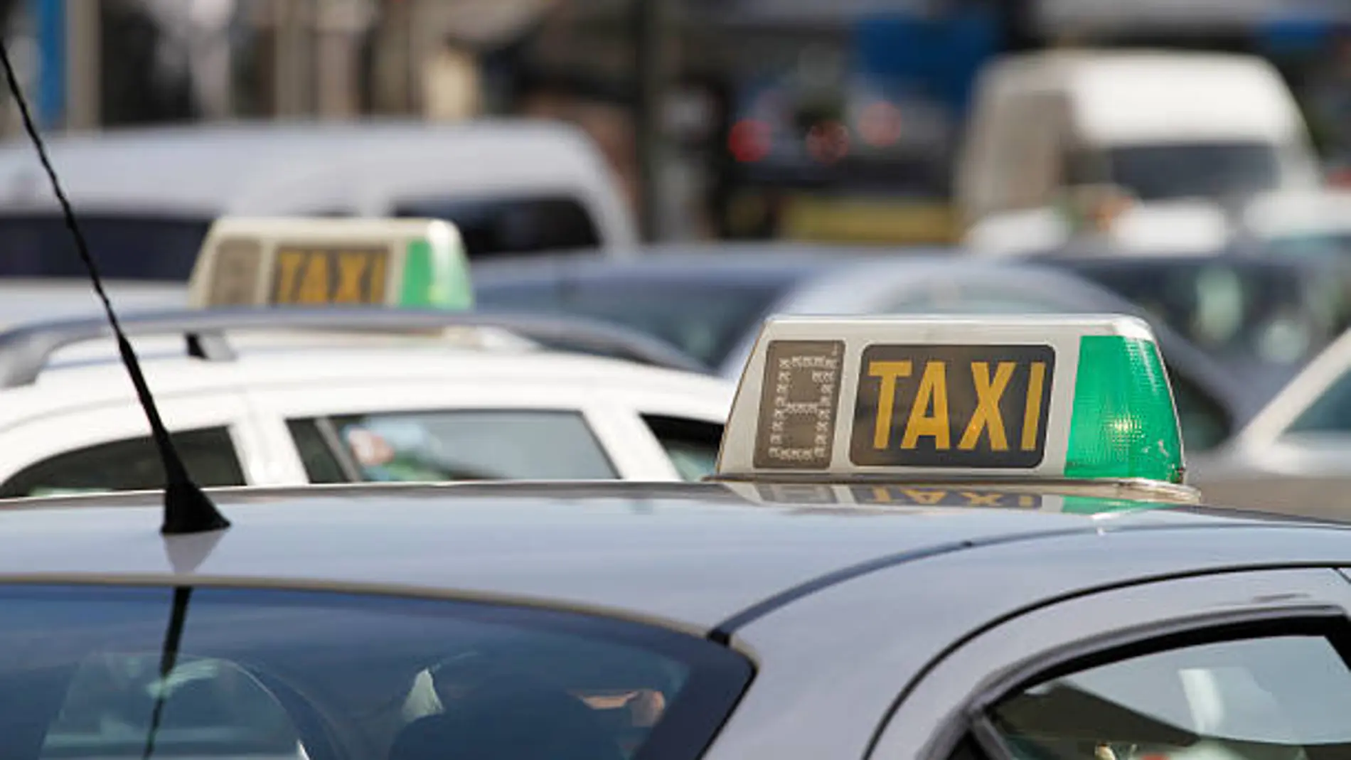 ¿Cuánto cobra un taxista? Este es el desconocido salario que sorprende a la mayoría