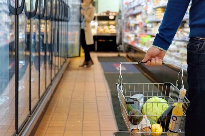 Economía.- El gasto en la cesta de la compra crece un 2,2% en febrero, según NIQ
