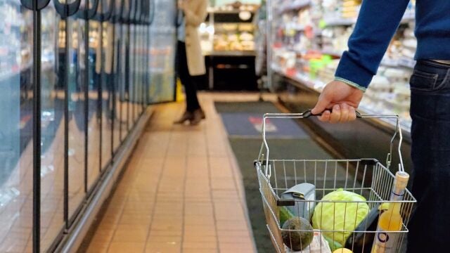 Economía.- El gasto en la cesta de la compra crece un 2,2% en febrero, según NIQ