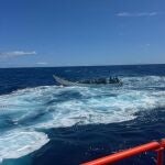 Sucesos.- Salvamento escolta dos pateras con 107 inmigrantes a 16 kilómetros de El Hierro