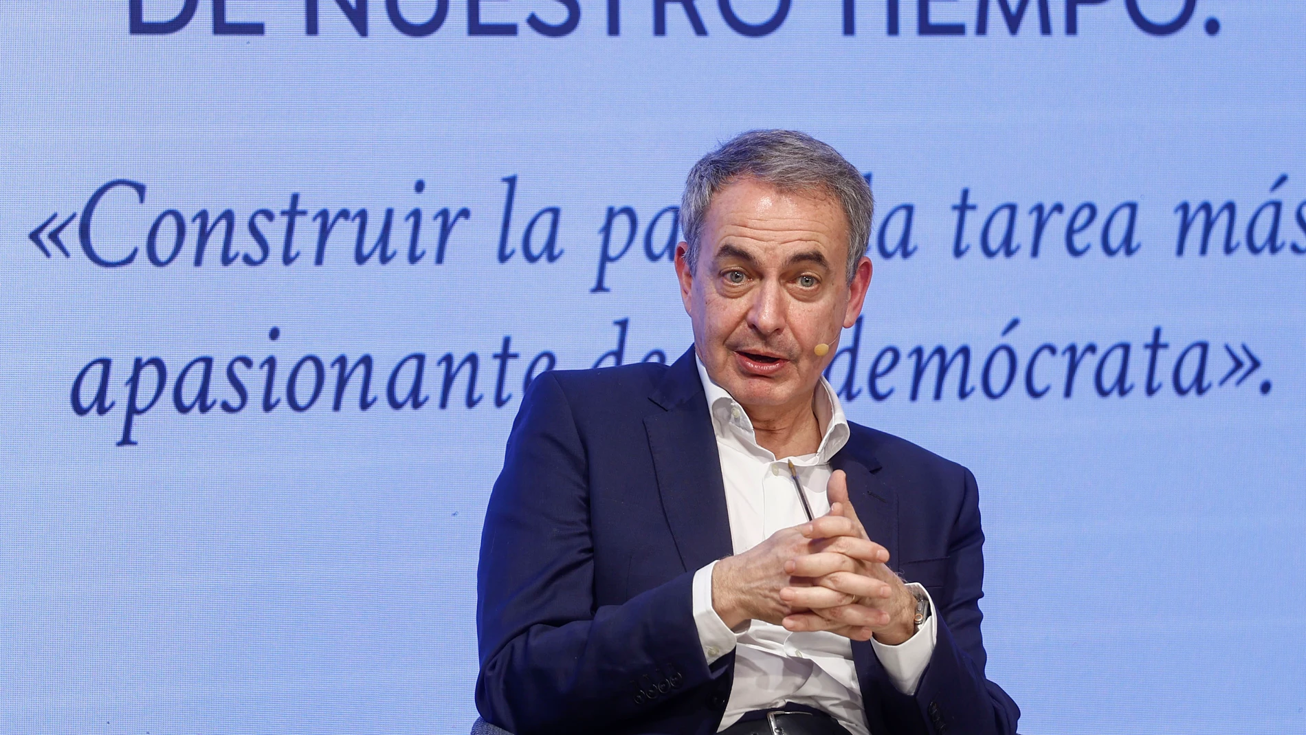 MADRID, 01/04/2025.- El expresidente del Gobierno José Luis Rodríguez Zapatero presenta su libro "La solución pacífica" este martes, en Madrid. EFE/ Rodrigo Jiménez