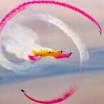 Patrulla Águila: 40 años dibujando a España por los cielos del mundo