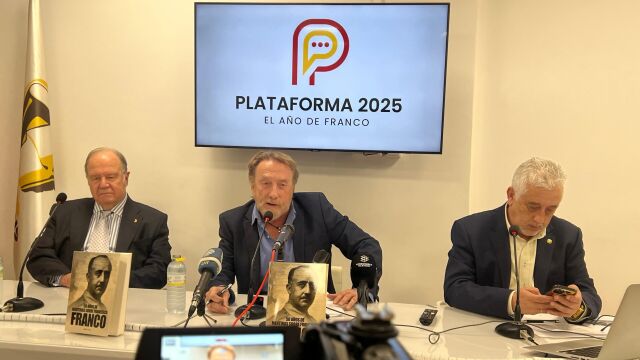 De izquierda a derecha, Juan Chicharro, Javier García Isac y Álvaro Romero, durante la presentación de Plataforma 2025, el pasado martes