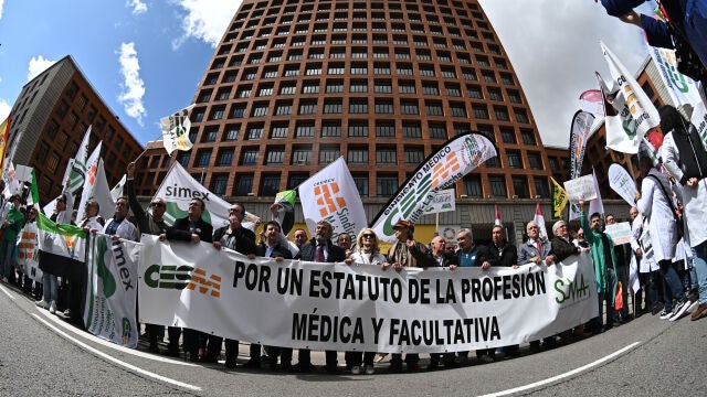 Manifestación de los médicos para reclamar mejoras laborales