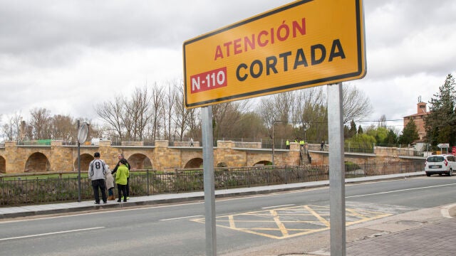 Puente cortado en la localidad de San Esteban de Gormáz (Soria)