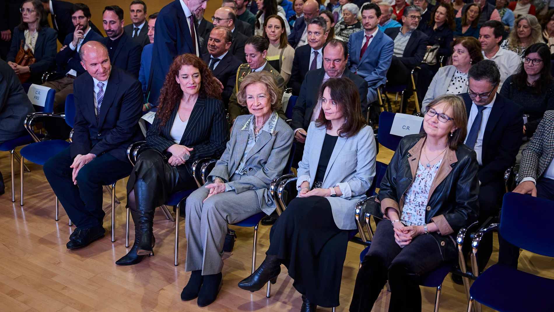 La reina Doña Sofía, a su llegada para presidir el acto de presentación de la campaña 'Cerebros extraordinarios' de la Fundación Alzheimer Reina Sofía, este lunes en Madrid. © Alberto R. Roldán / Diario La Razón. 07 04 2025