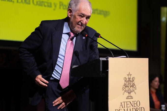 Conde-Pumpido participa en los Desayunos del Ateneo