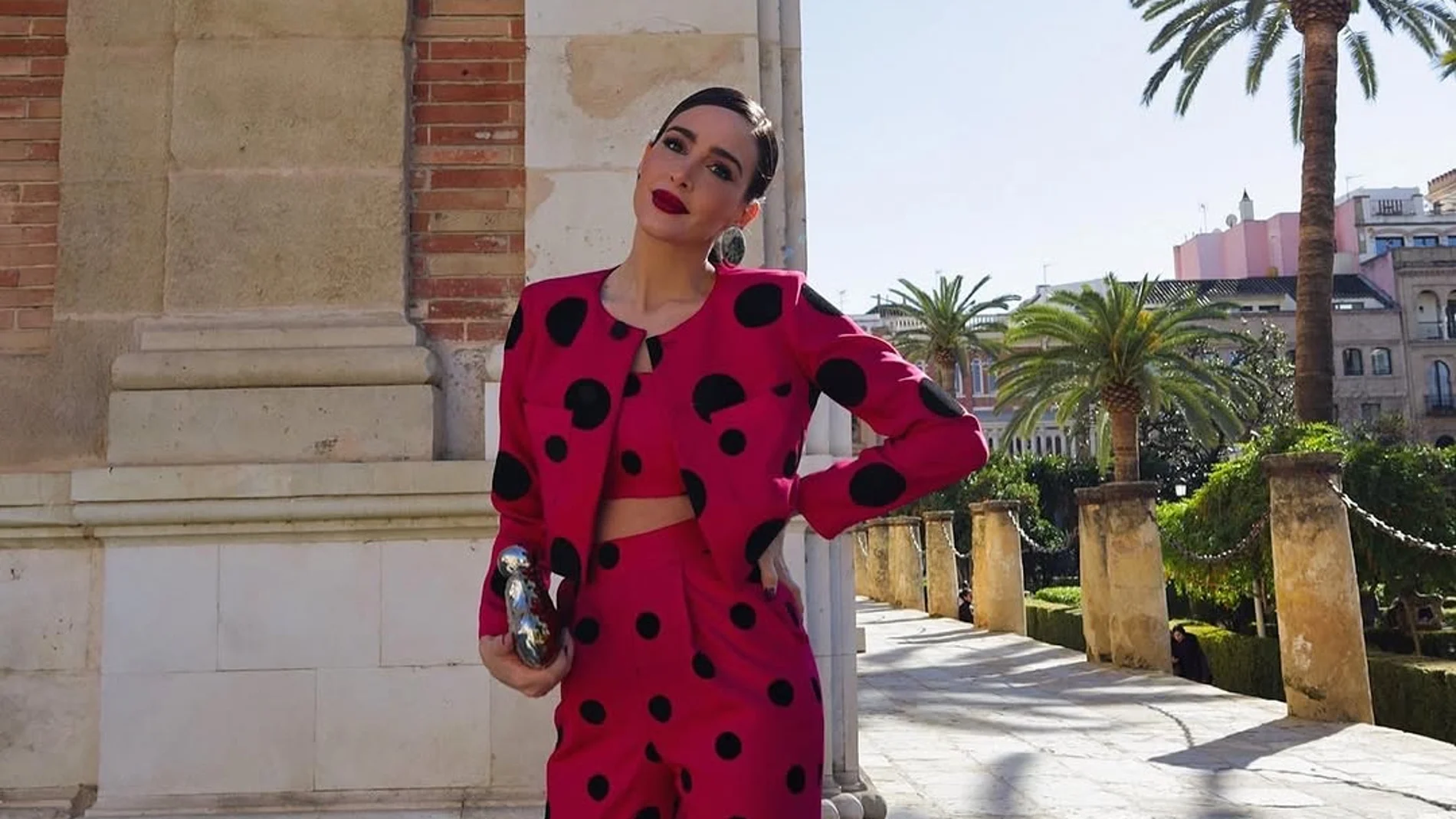 Rocío Osorno con traje de lunares.