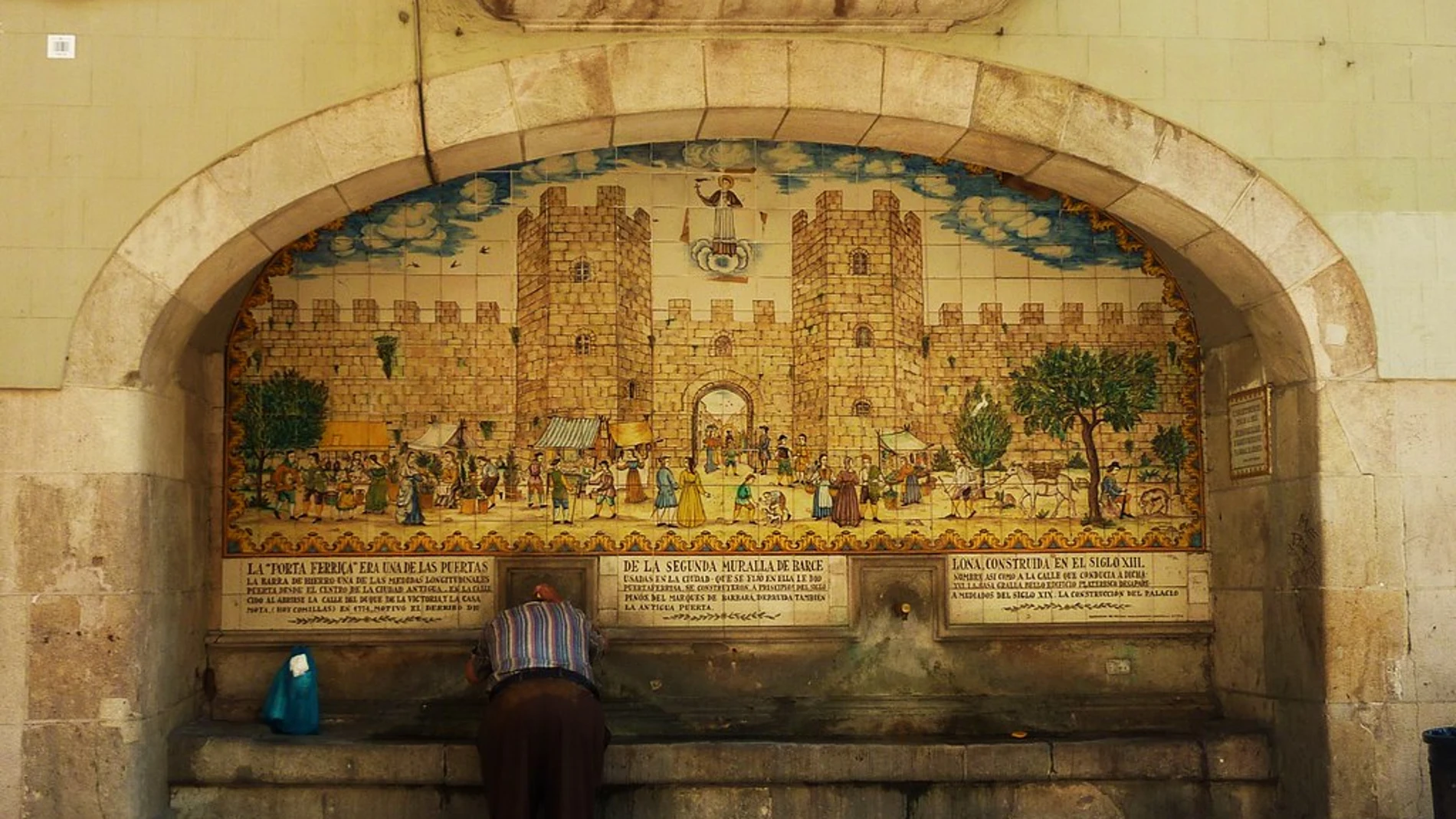 Mural de entrada a la calle Portaferrissa