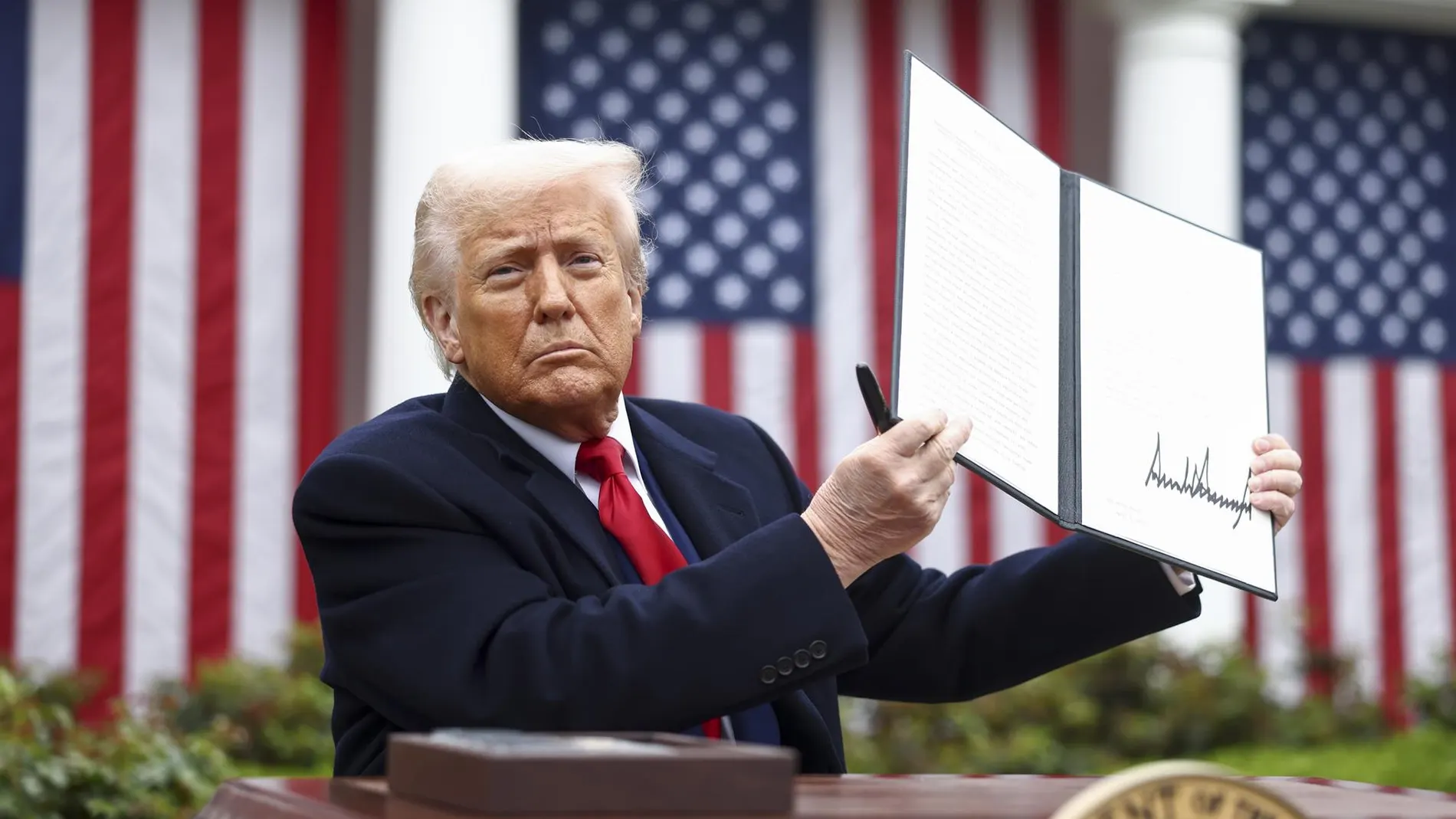 EEUU/China.- EEUU confirma que los aranceles a China se elevarán al 104% esta noche al no lograr forzar la mano a Xi