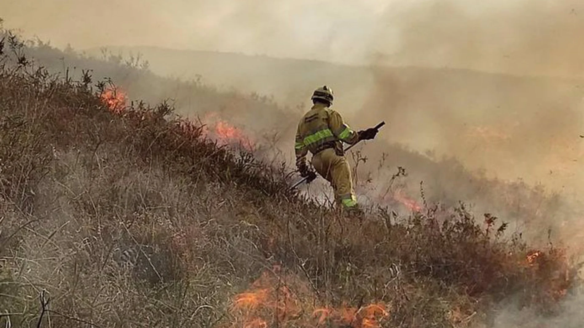 Incendios.- Cantabria amanece este viernes con dos incendios forestales activos en Matienzo y Proaño