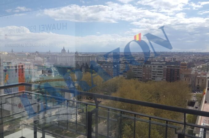 Vistas desde la terraza del piso en el que vivió Jesica Rodríguez, expareja de Ábalos, en Plaza de España