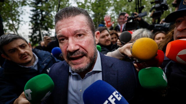 El exsecretario autonómico de Emergencias, Emilio Argüeso, llega a los juzgados de València