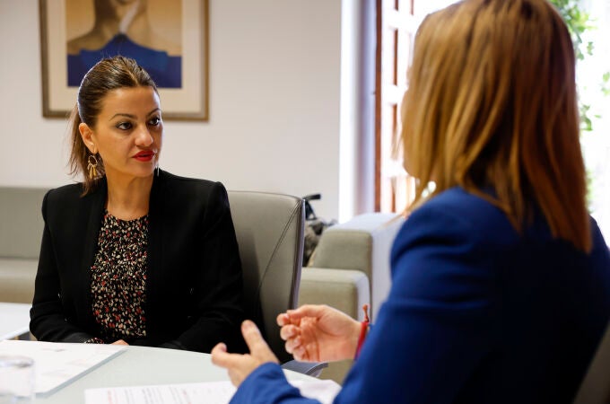 Ministra Sira Rego se reúne con Pilar Bernabé en Valencia