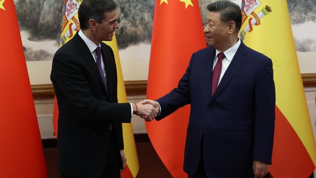 MADRID.-Almeida critica que Sánchez "se lance unilateralmente a ser el salvador del mundo" cuando se necesita "más Europa"