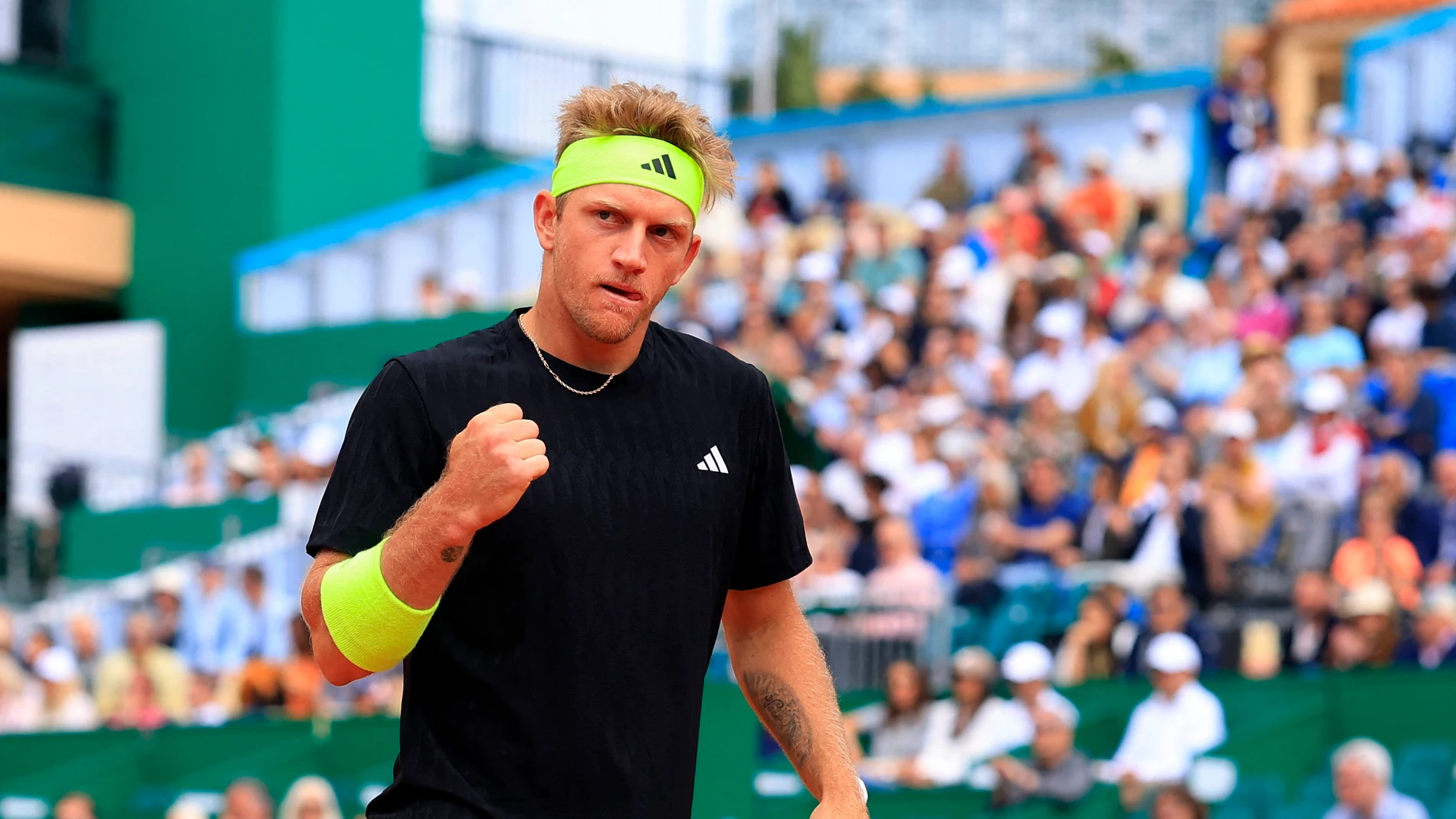 Alejandro Davidovich celebra un punto ante Alexei Popyrin en Montecarlo este viernes