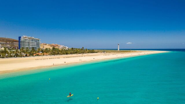 La joya española que conquista a los medios británicos y alemanes esta Semana Santa: un paraíso de aguas clistalinas