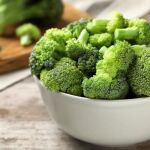 El brócoli es un alimento rico en colina; contiene 60 mg del compuesto por cada 100 gramos hervidos