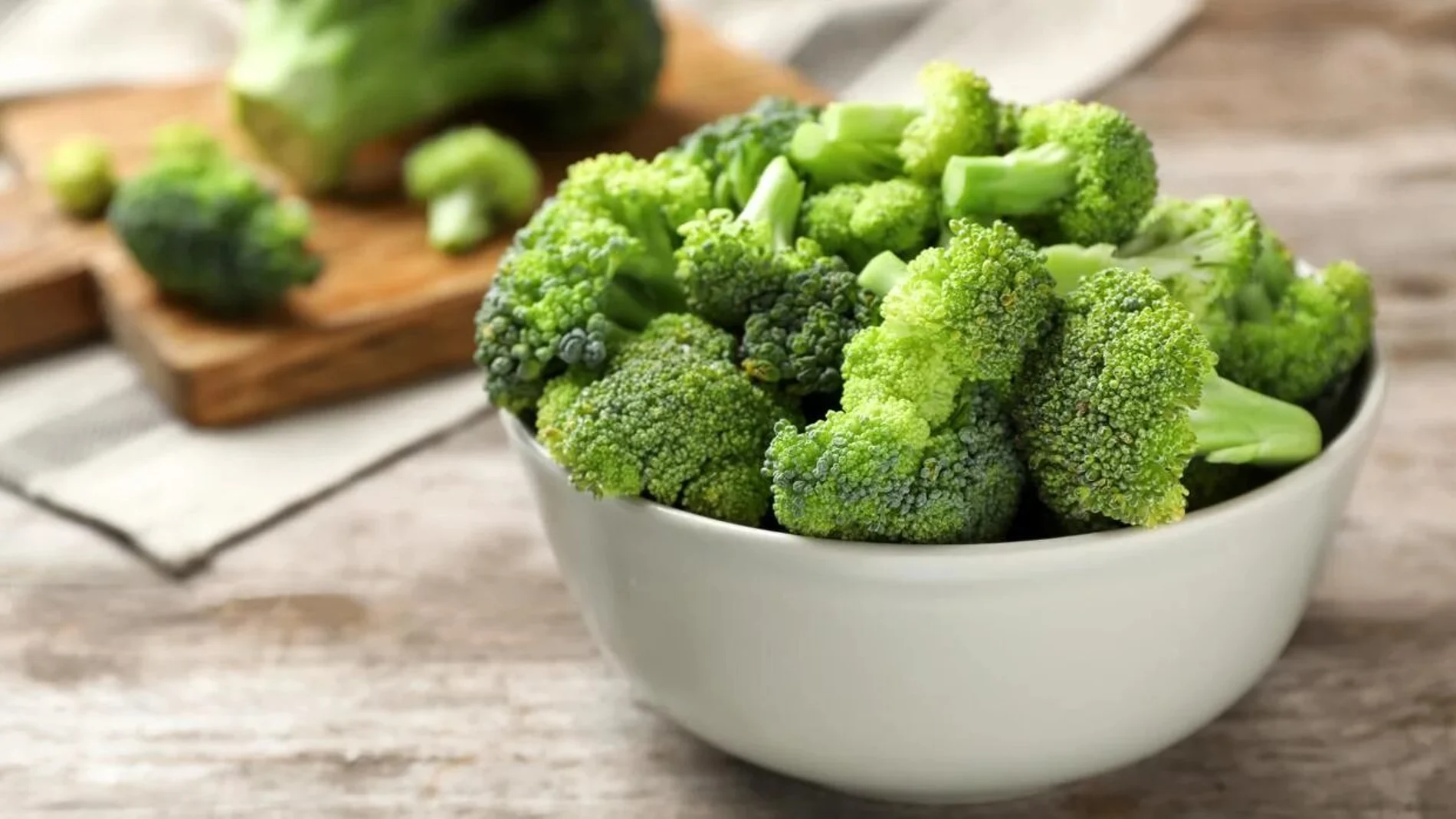 El brócoli es un alimento rico en colina; contiene 60 mg del compuesto por cada 100 gramos hervidos