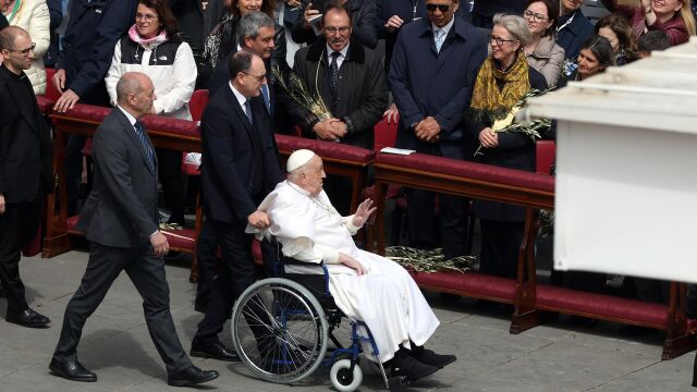El Papa no presidirá las celebraciones del Jueves y Viernes Santo pero el Vaticano no descarta que participe