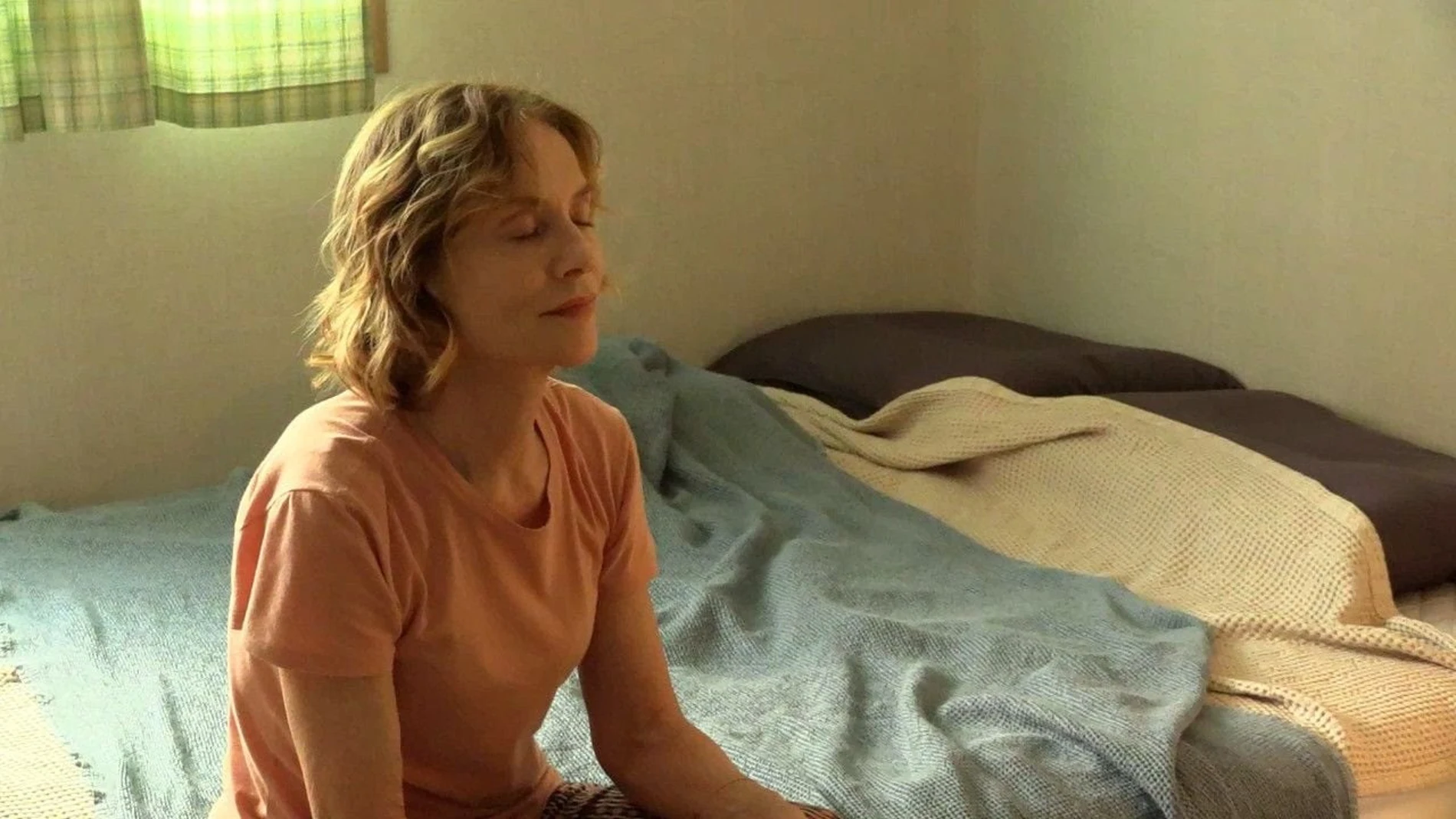 Isabelle Huppert en una escena de "La viajera"