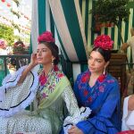 Influencers con trajes de flamenca en la Feria de Abril.