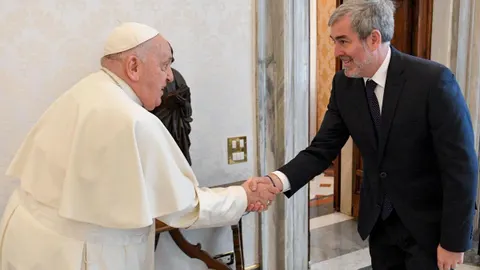 Clavijo lamenta la muerte del Papa: "Su legado quedará en el corazón del mundo"