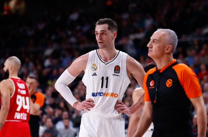Hezonja, en el primer partido en El Pireo