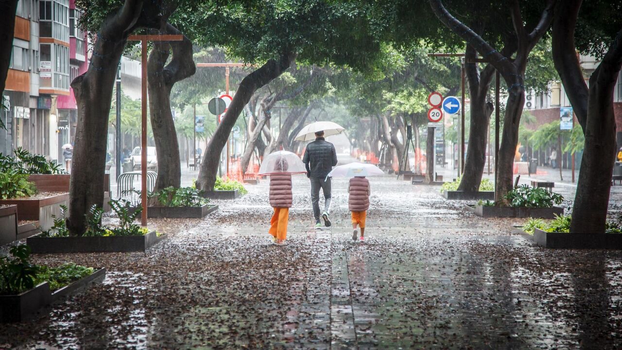 El Puente de Mayo llegará con fuertes lluvias y temperaturas variables en España
