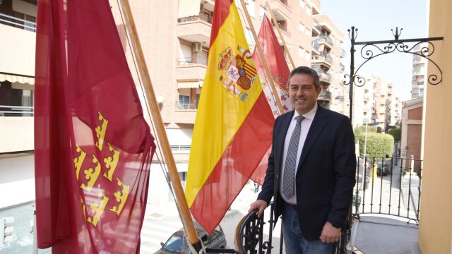El alcalde talismán deja la vara de mando en el mayor feudo del PP en la Región